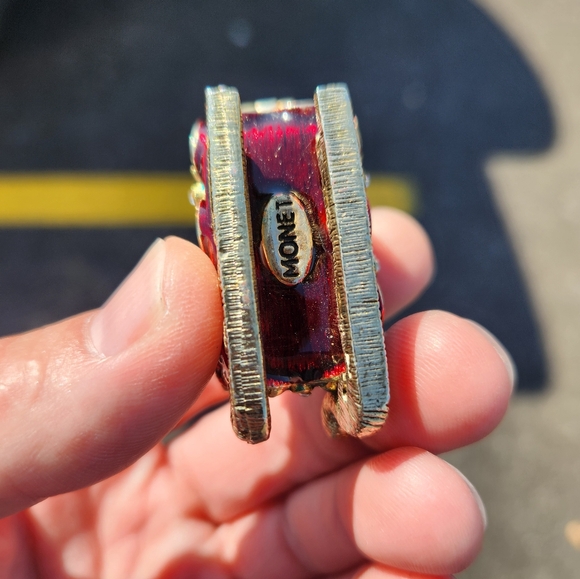 Vintage Monet Christmas Sleigh Trinket Box - Picture 8 of 12